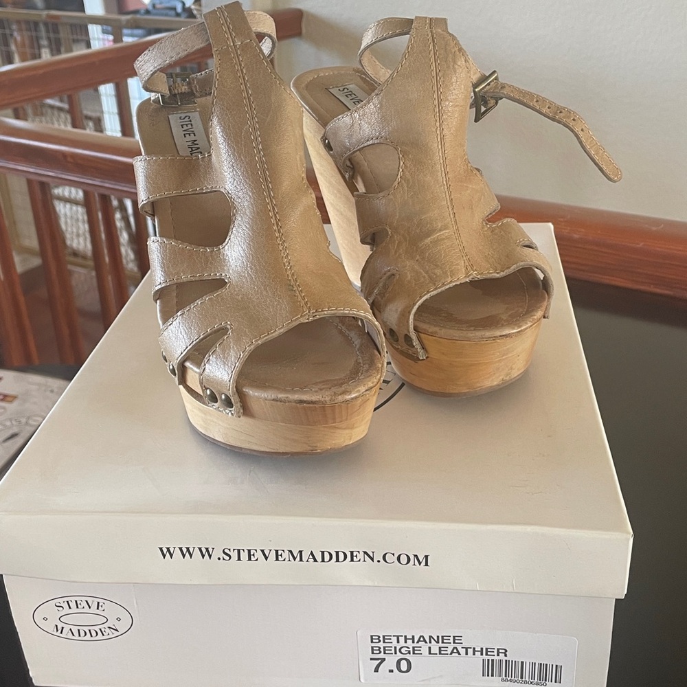 Steve Madden Beige Leather Cutout Platform Wedge Sandals HANDMADE - Picture 2 of 8